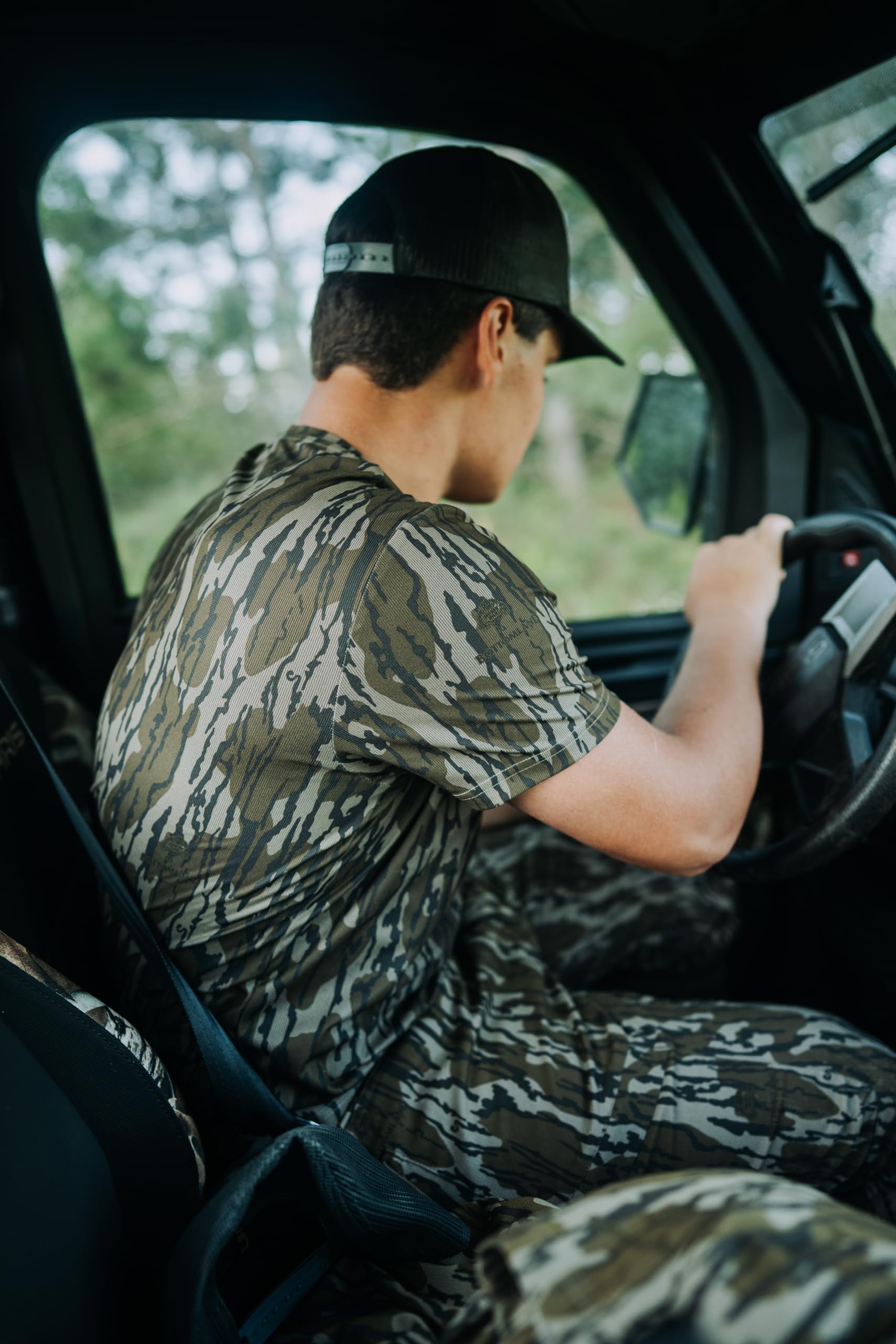 Muddy Men's Standard DV8 Ambush Lightweight Short Sleeve Shirt - Image 7