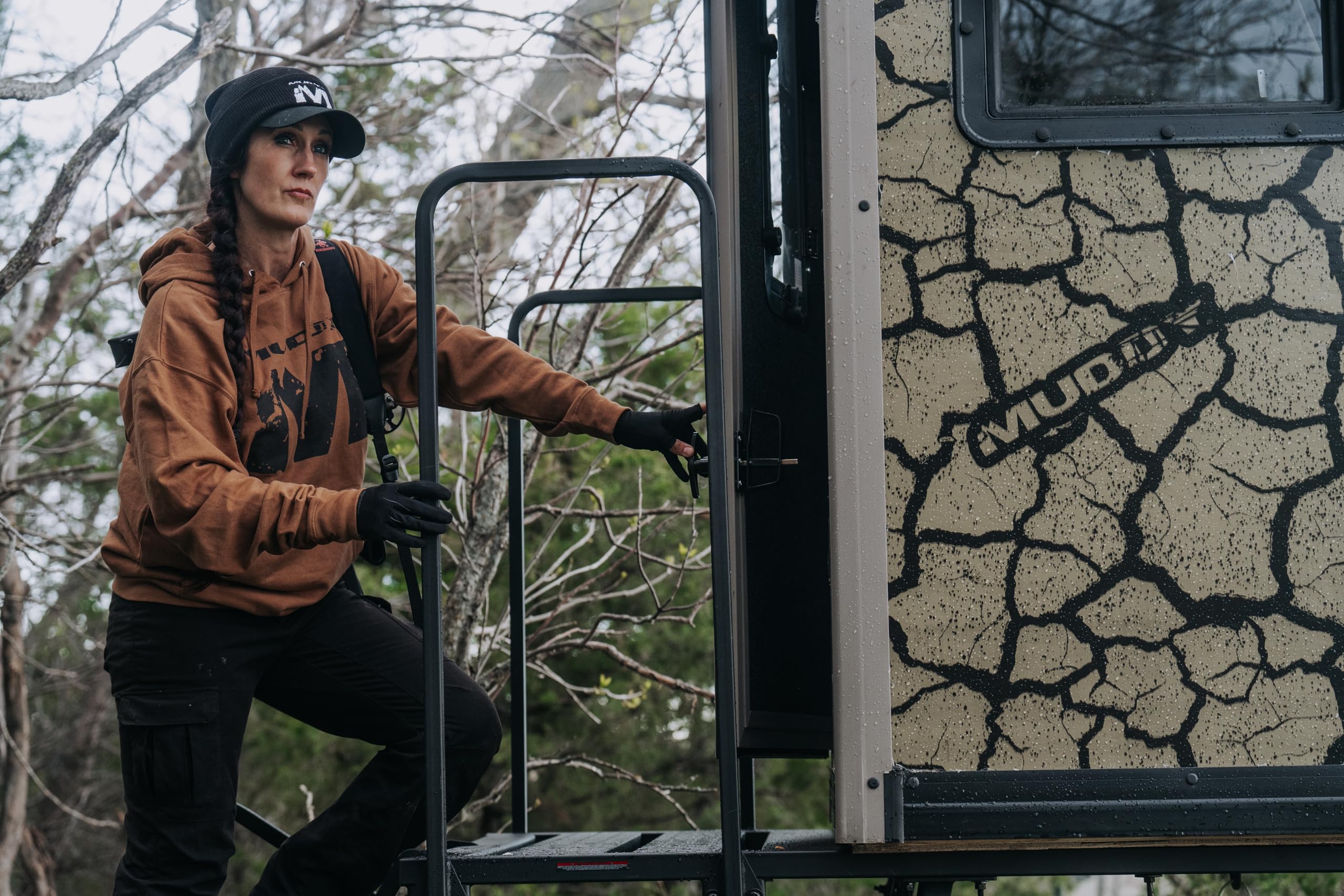 Striker Box Blind W/Elite 10' Tower/Steel Wall CONSTUCTION/Cracked MUD CAMO - Image 5